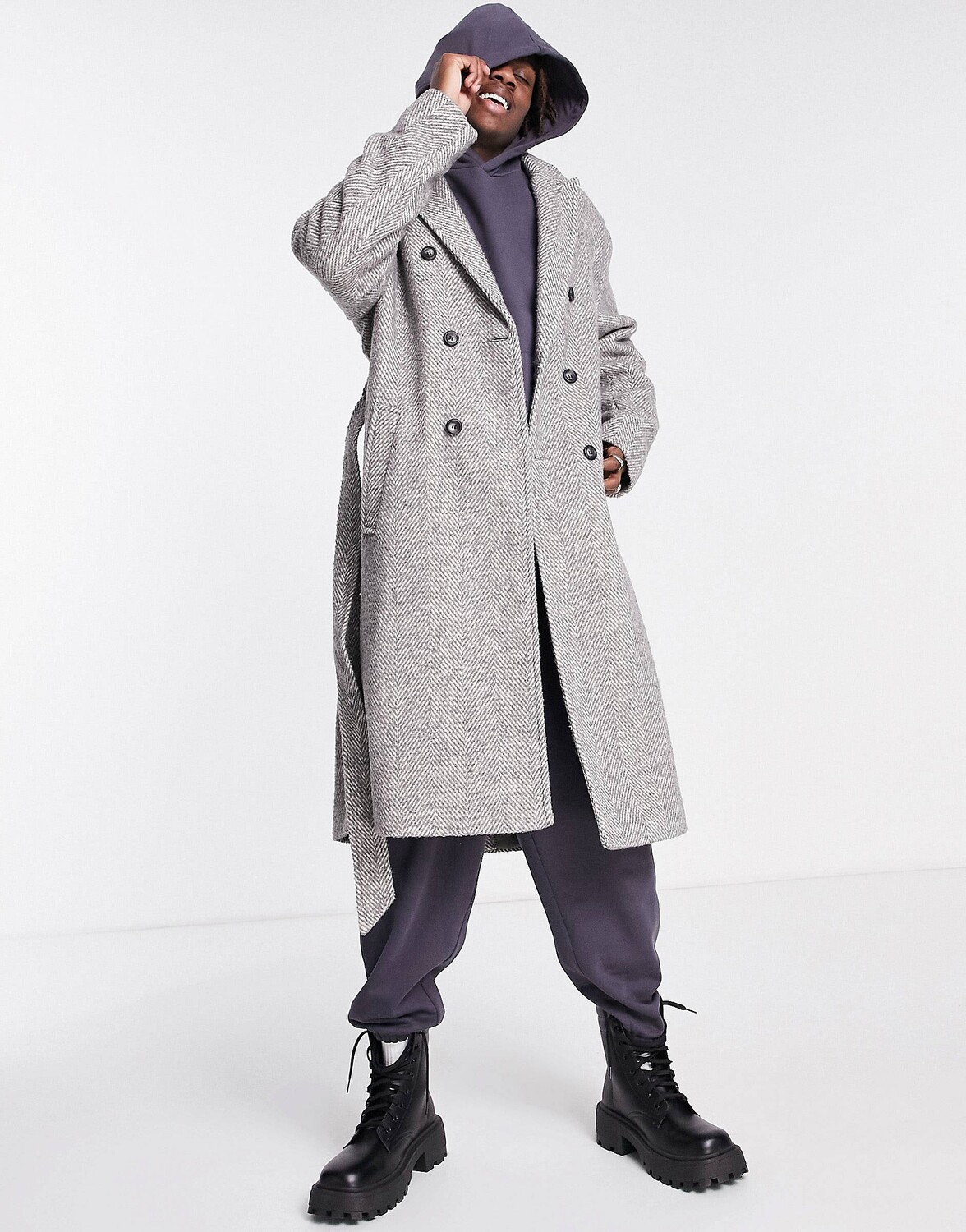 

Серое пальто оверсайз с узором \"в елочку\" ASOS DESIGN