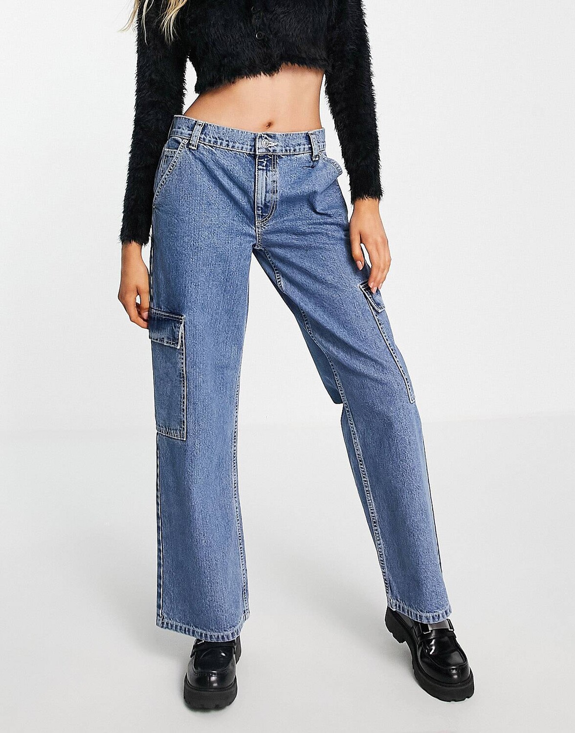 

Синие джинсы карго с заниженной талией из хлопка ASOS DESIGN