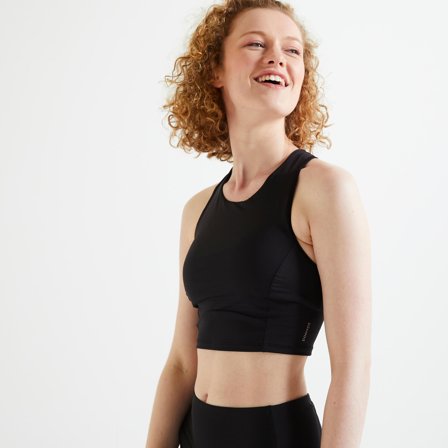 

Бюстье Fitness Crop средней поддержки 540 черный DOMYOS, черный