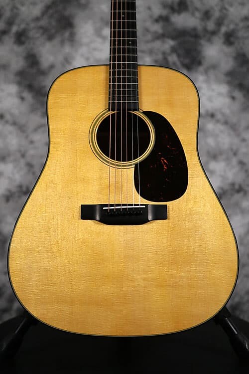 

Мартин - Д-18 Martin D-18