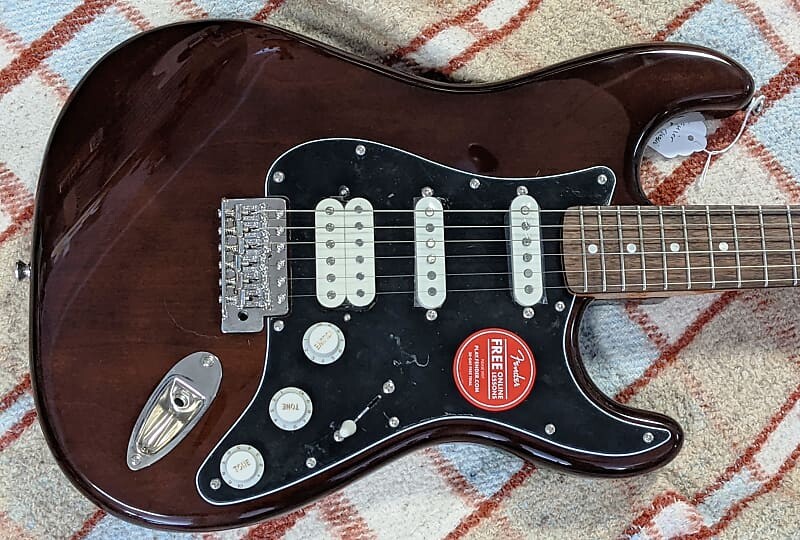 

Squier Classic Vibe '70s Stratocaster HSS, тополь, орех с доской из индийского лавра, звукосниматели Alnico Classic Vibe '70s Stratocaster HSS with Laurel Fretboard