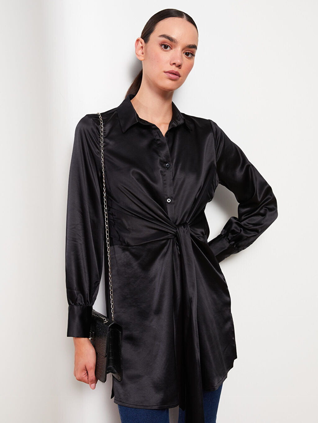 

Рубашечный воротник, прямая атласная Женская туника с длинным рукавом LCW Modest