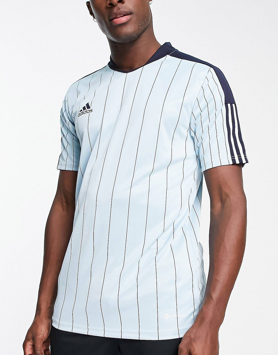 

Синяя полосатая футболка adidas Football Tiro 21