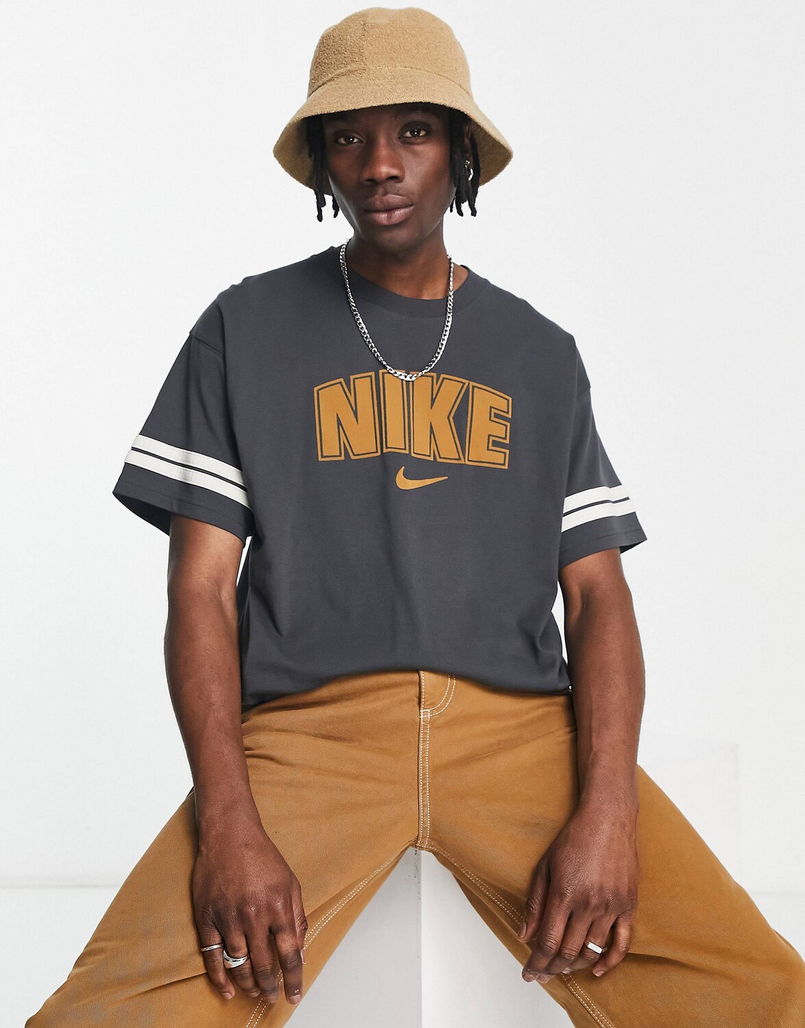 

Футболка Nike With Retro Chest Print, темно-серый