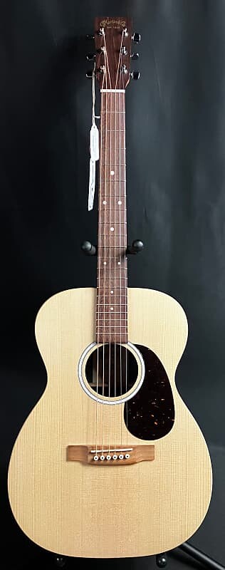 

Акустическая электрогитара Martin 00-X2E Grand Concert Natural Satin с сумкой для переноски
