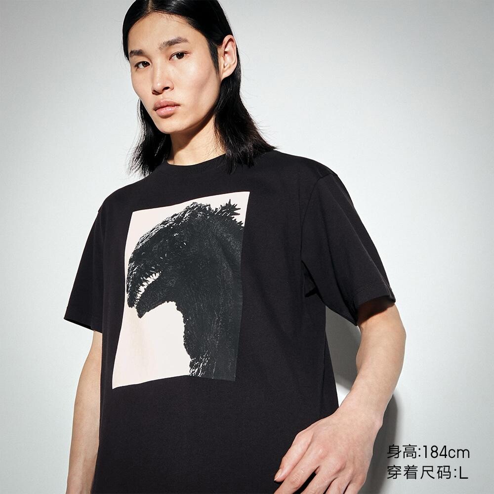 

Футболка с принтом унисекс Uniqlo, черный
