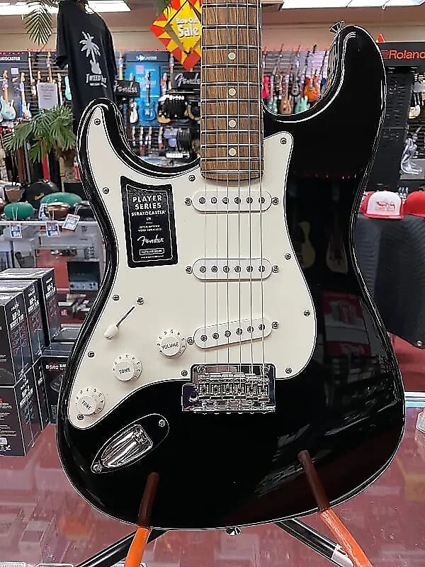 

Fender Player Stratocaster для левшей, гриф Pau Ferro, черный Player Stratocaster Left-Handed, Pau Ferro Fingerboard, Black