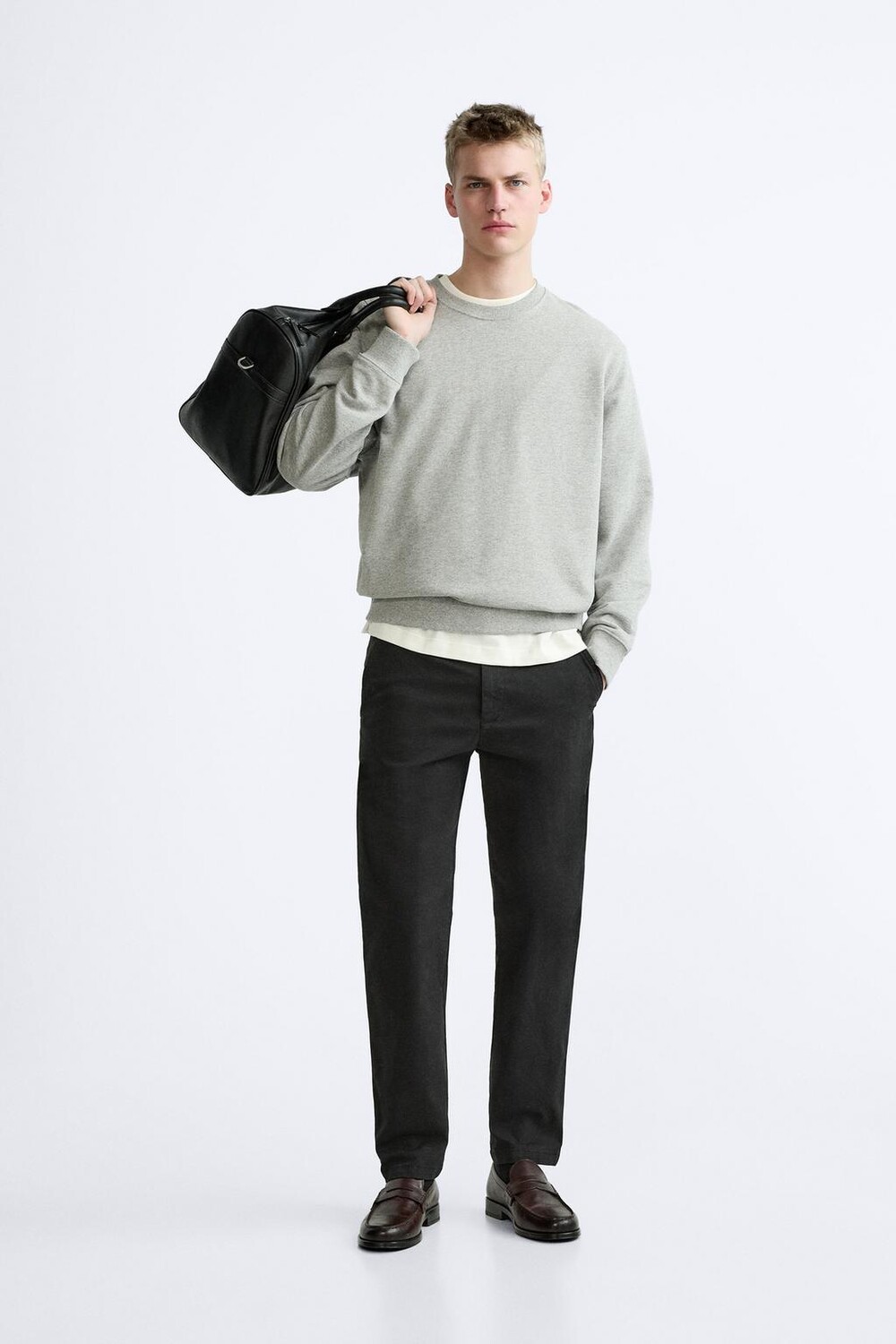 

Чиносы с эластичным поясом ZARA, черный