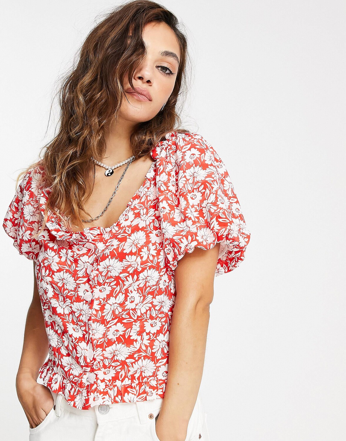 

Красный топ с цветочным принтом и оборками Topshop
