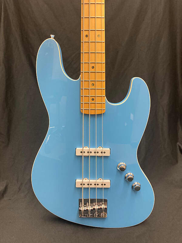 

Бас-гитара Fender Aerodyne Special Jazz Bass — калифорнийская синяя