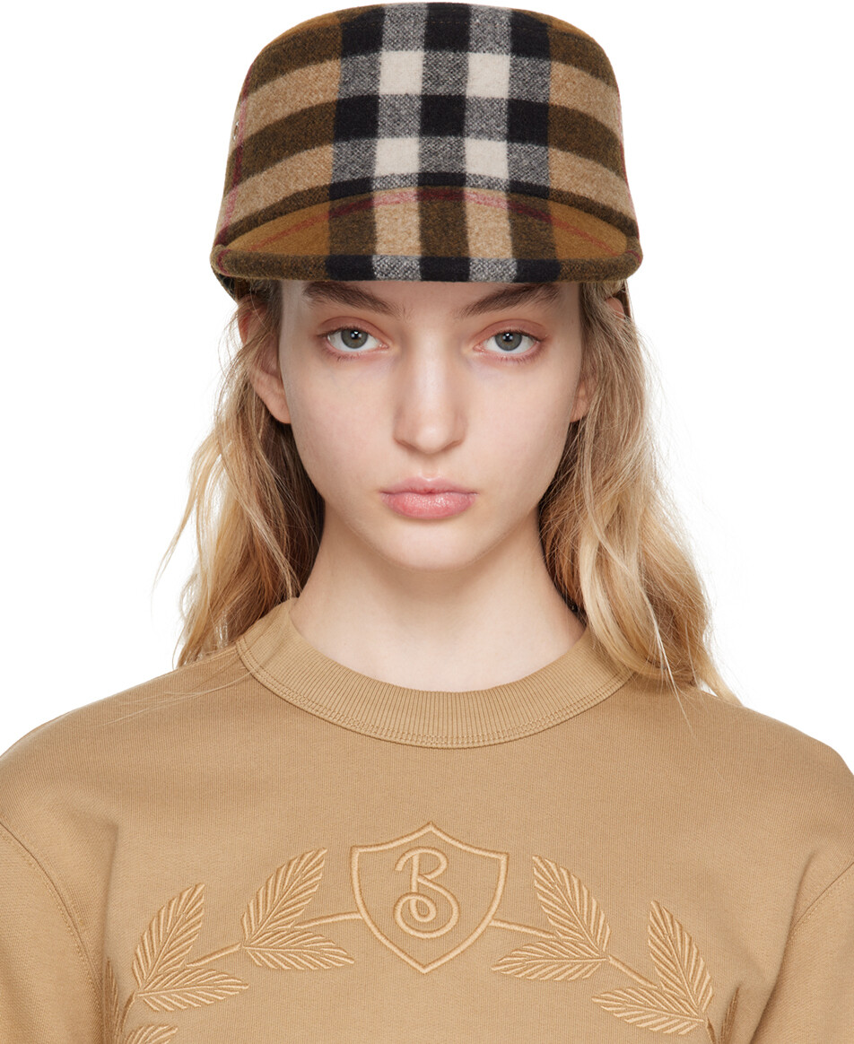 

Коричневая клетчатая кепка Burberry