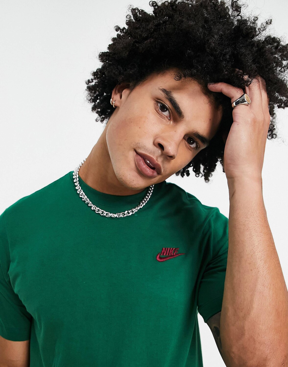 

Зеленая футболка Nike Club