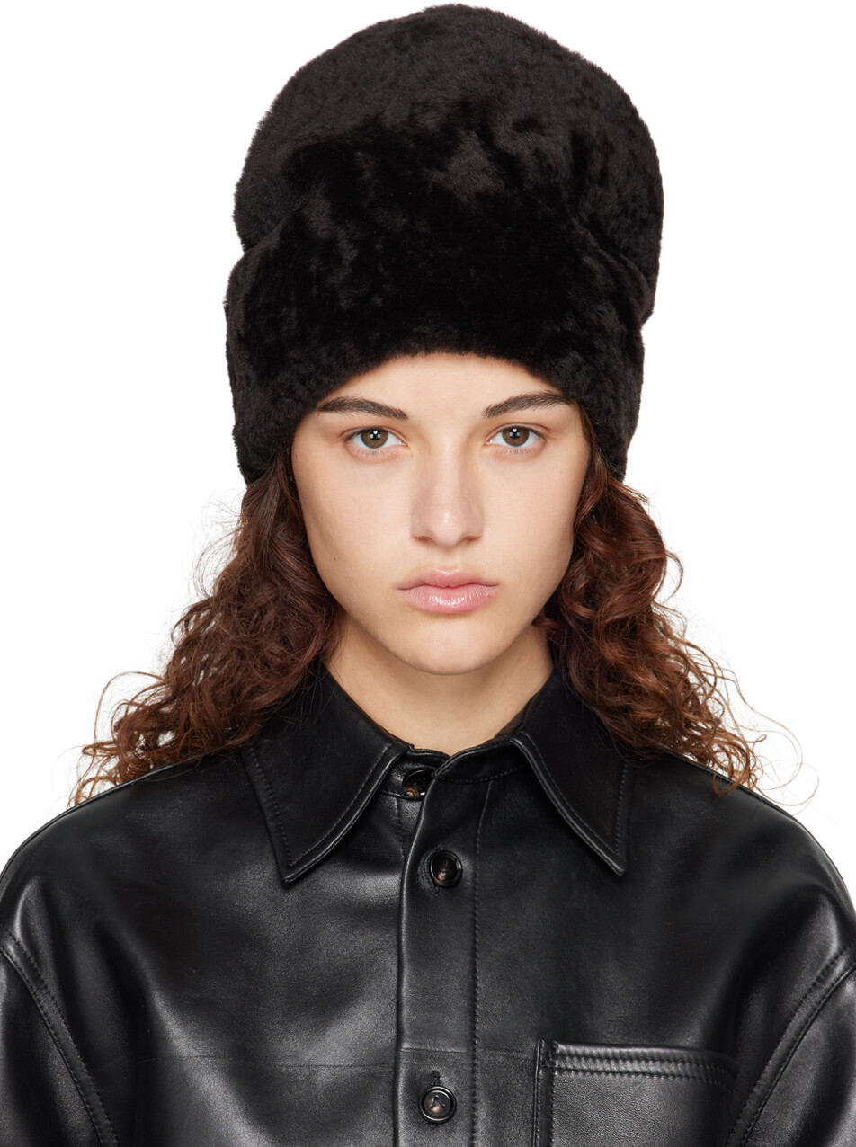 

Коричневая шапка из меха ягненка Jil Sander