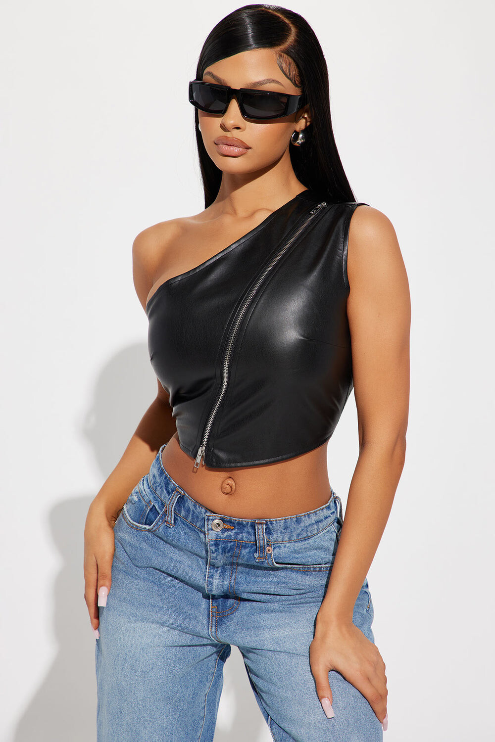 

Топ Fashion Nova GW22X2679, черный