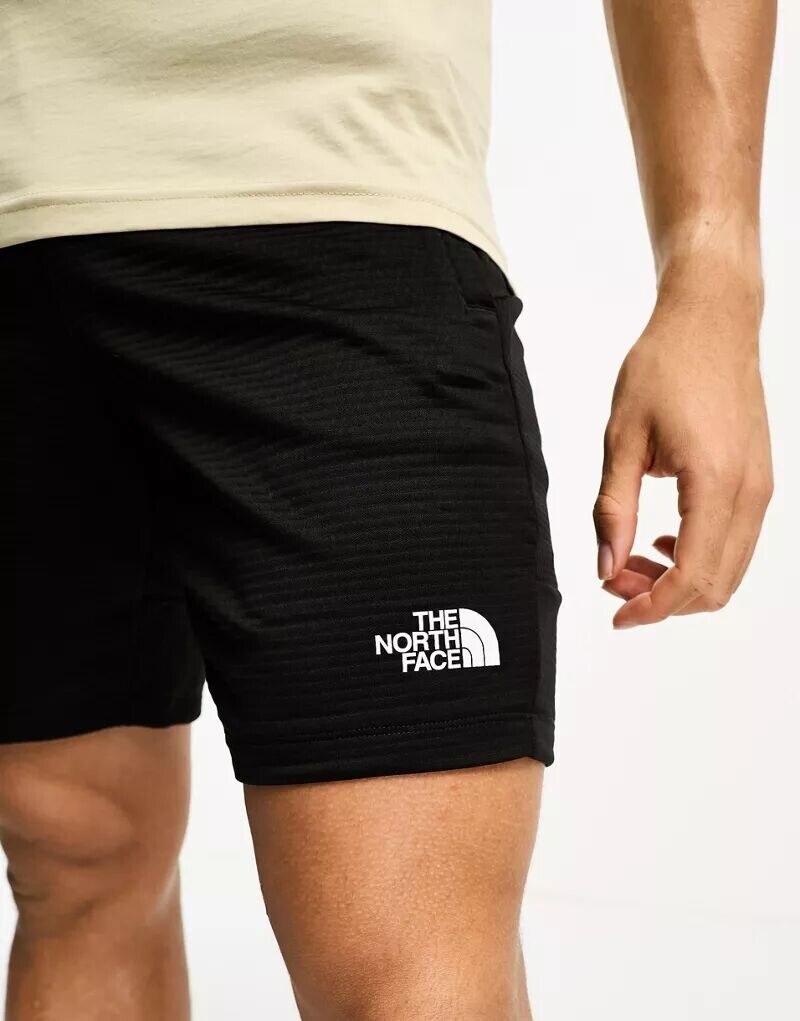 

Черные махровые шорты The North Face Training Mountain Athletic