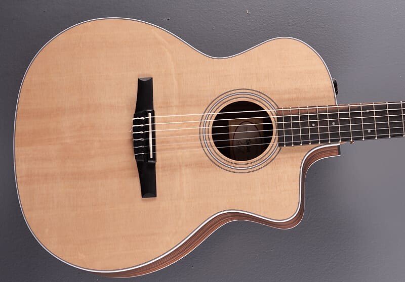 

214СЕ-Н Taylor 214CE-N