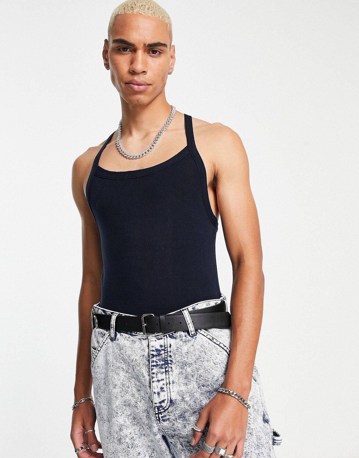 

Темно-синий вязаный жилет на бретельках ASOS DESIGN