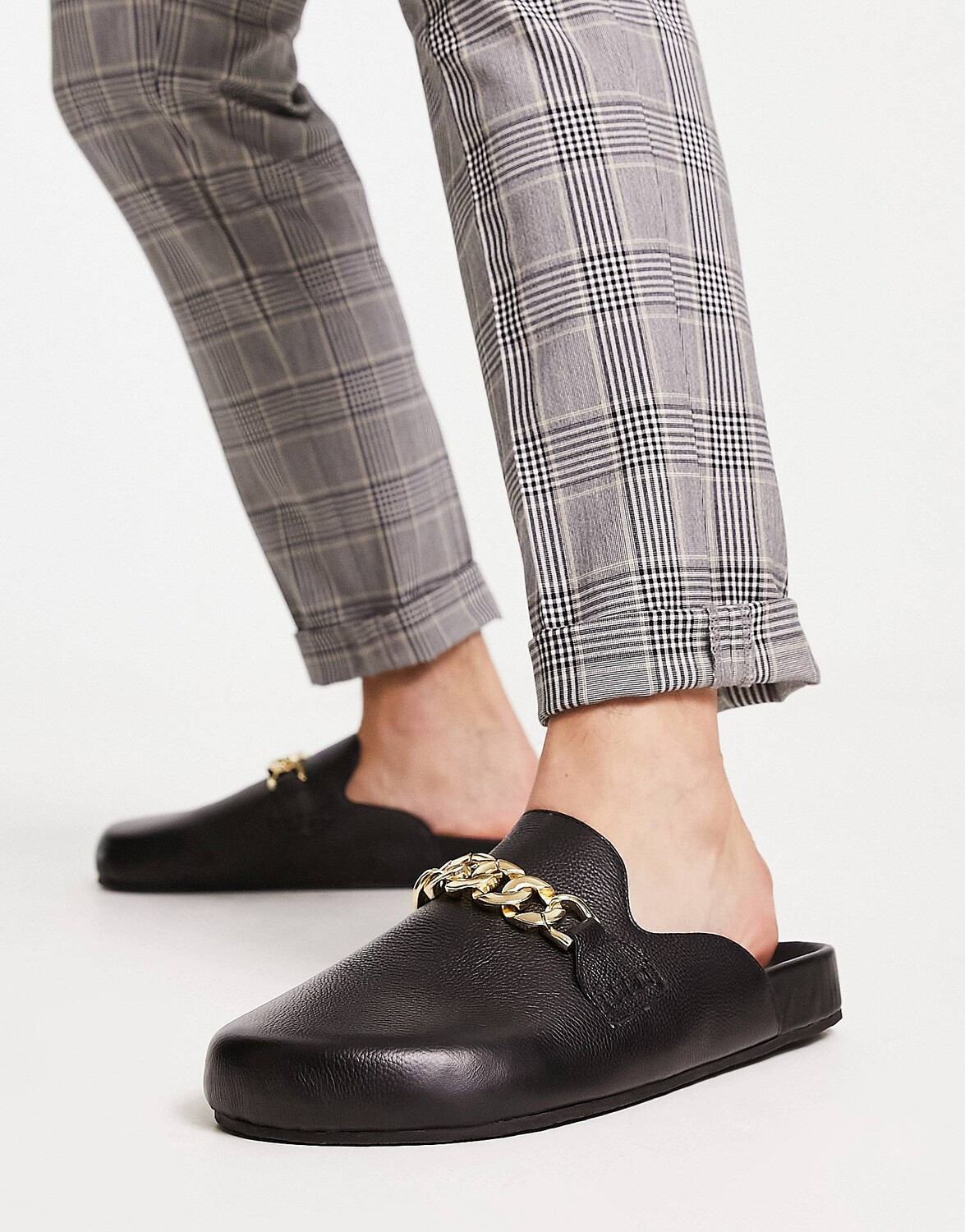 

Мюли-сабо ASOS DESIGN из черной кожи с крупной крупной цепочкой