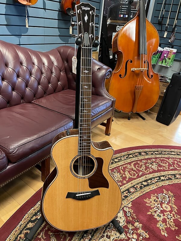 

Taylor GA Cutaway Acoustic/Electric V-Class W/Case 2021 Natural 214CEDLX