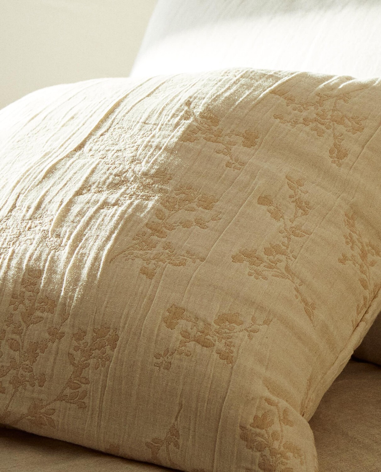 

Жаккардовый чехол на подушку Zara Home