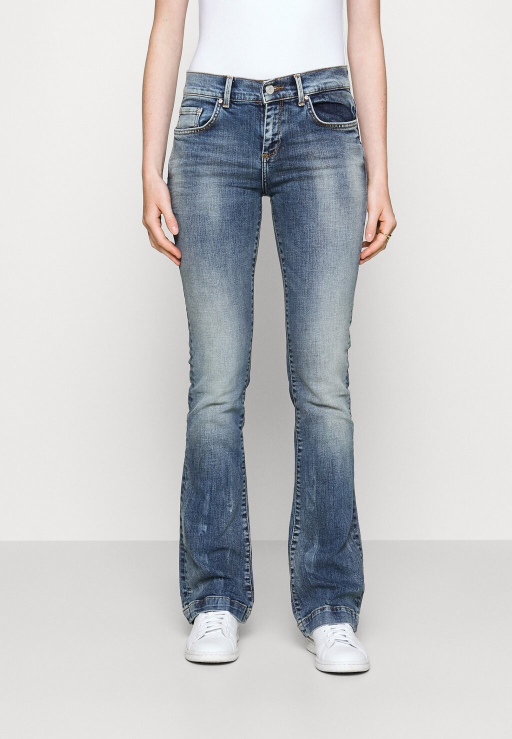 

Джинсы Bootcut LTB