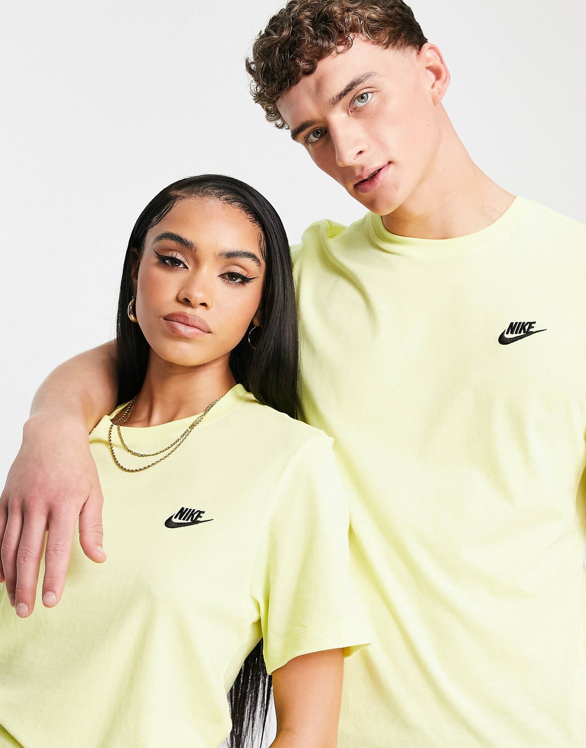 

Футболка Nike Club из легкой ткани