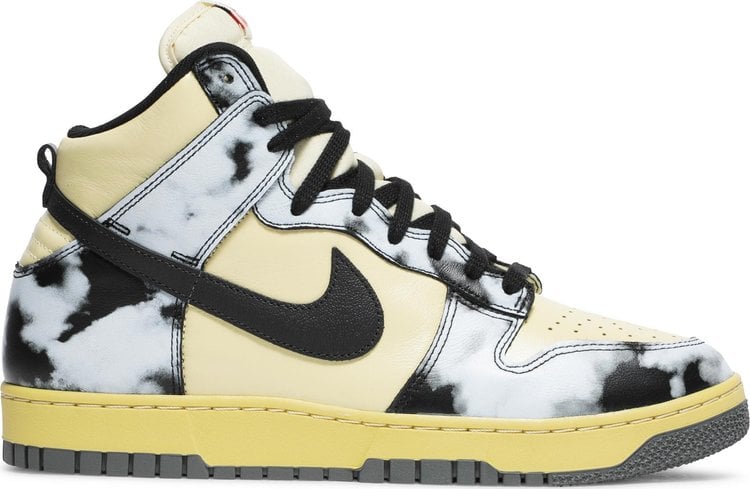 Nike dunks high shop yellow and black