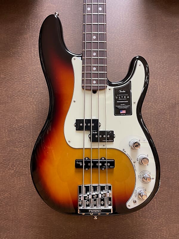 

Бас-гитара Fender American Ultra Precision Bass с накладкой из палисандра 2019 — настоящее время — Ultraburst American Ultra Precision Bass with Rosewood Fretboard