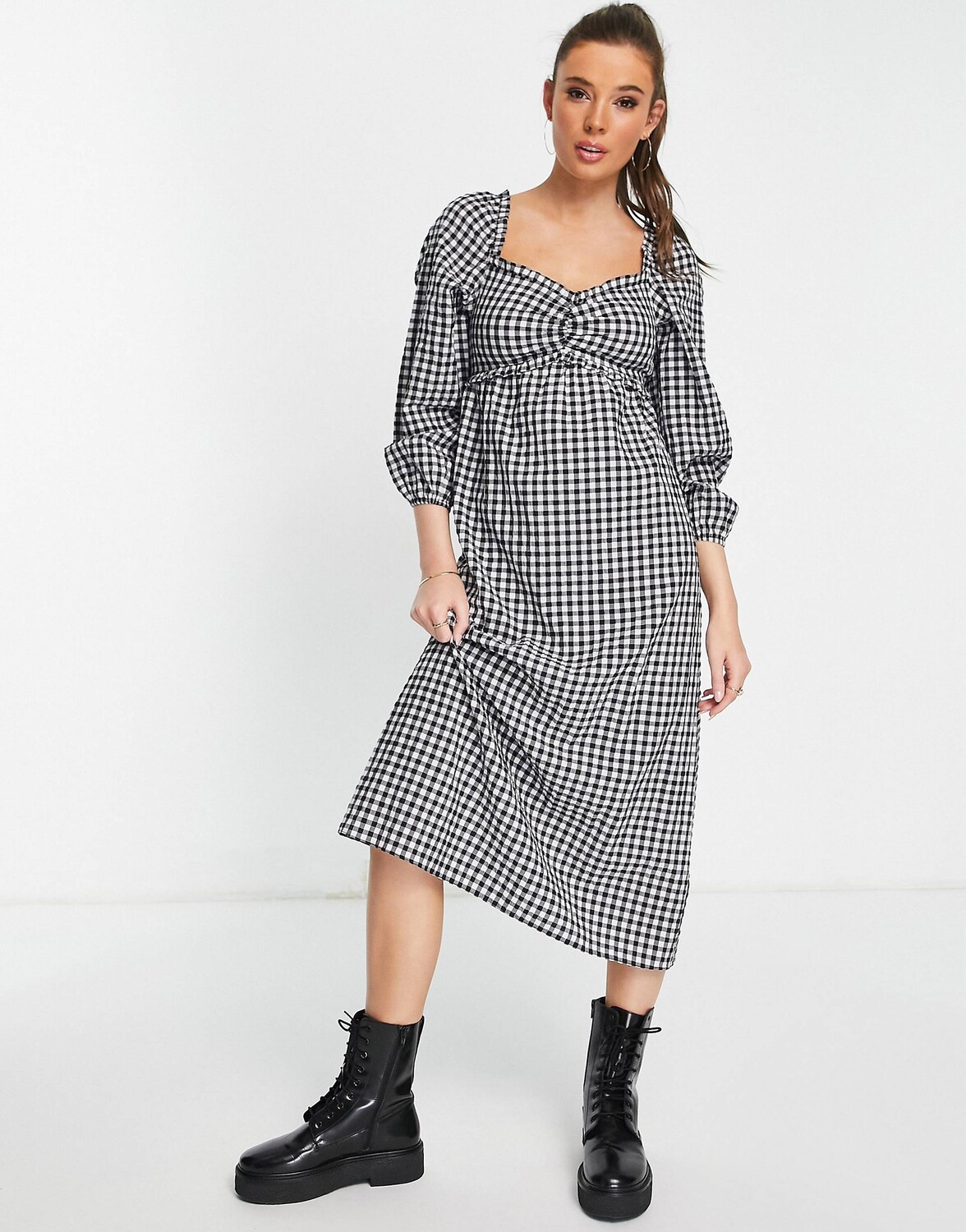 

Однотонное платье миди в мелкую клетку со сборками на груди Miss Selfridge
