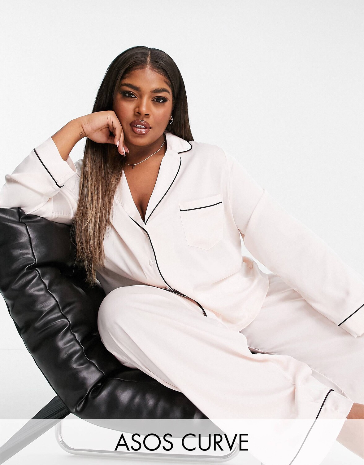 

Розовая атласная рубашка с длинным рукавом и брюки ASOS DESIGN Curve