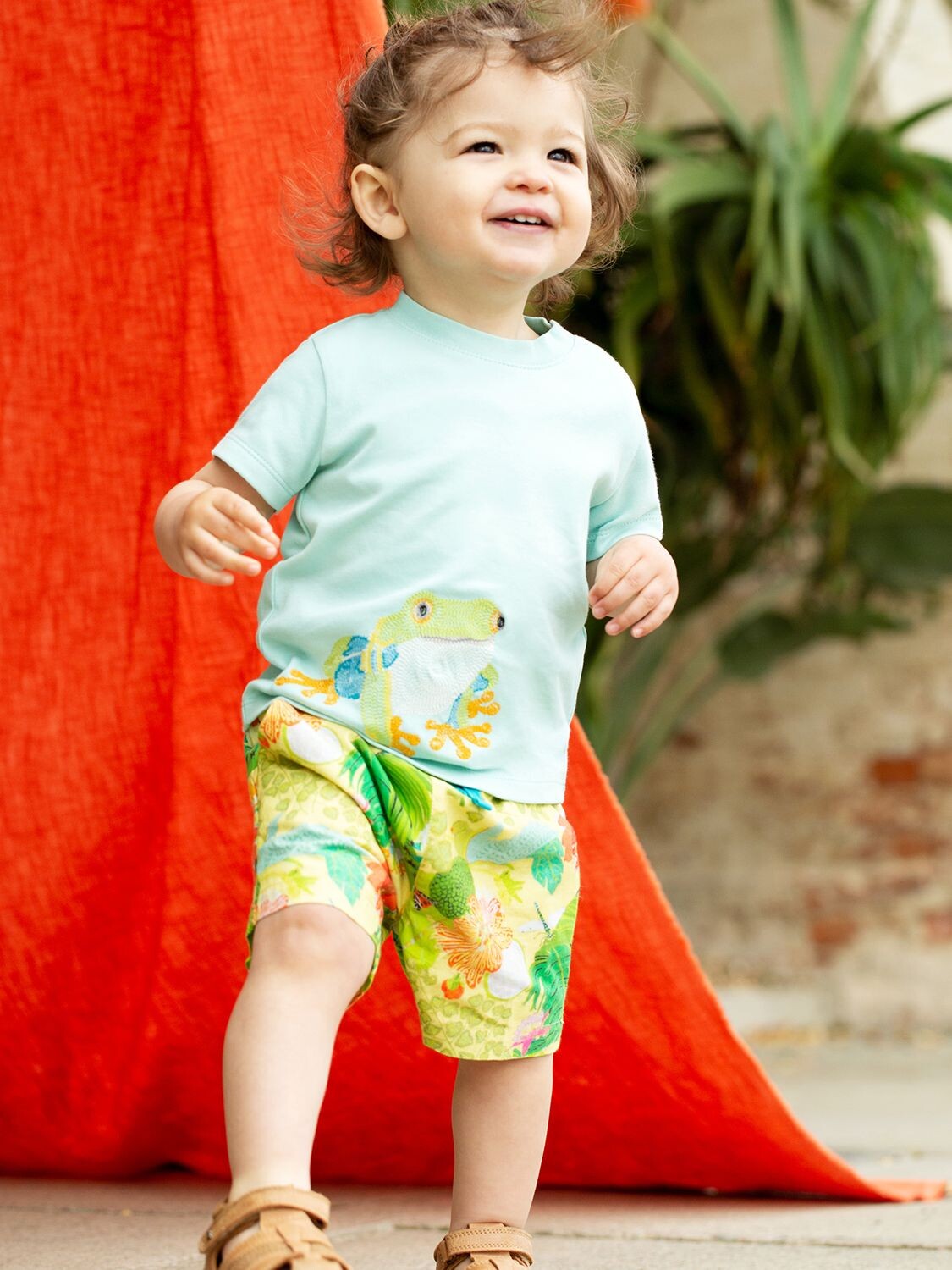 

Футболка из органического хлопка с принтом лягушки Baby Kew Gardens George Frugi, жук синий