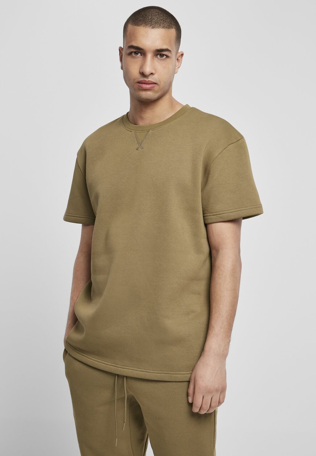 

Футболка базовая OVERSIZED Urban Classics, цвет tiniolive