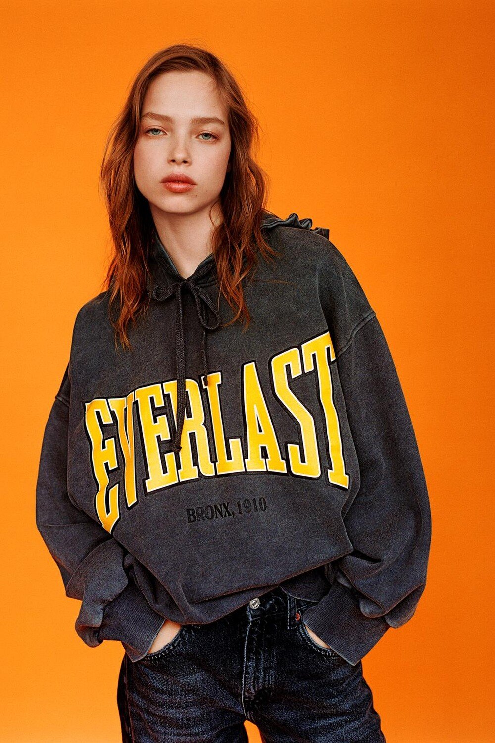 Худи everlast x zara ZARA, антрацитовый серый толстовка zara x kaia cropped экрю