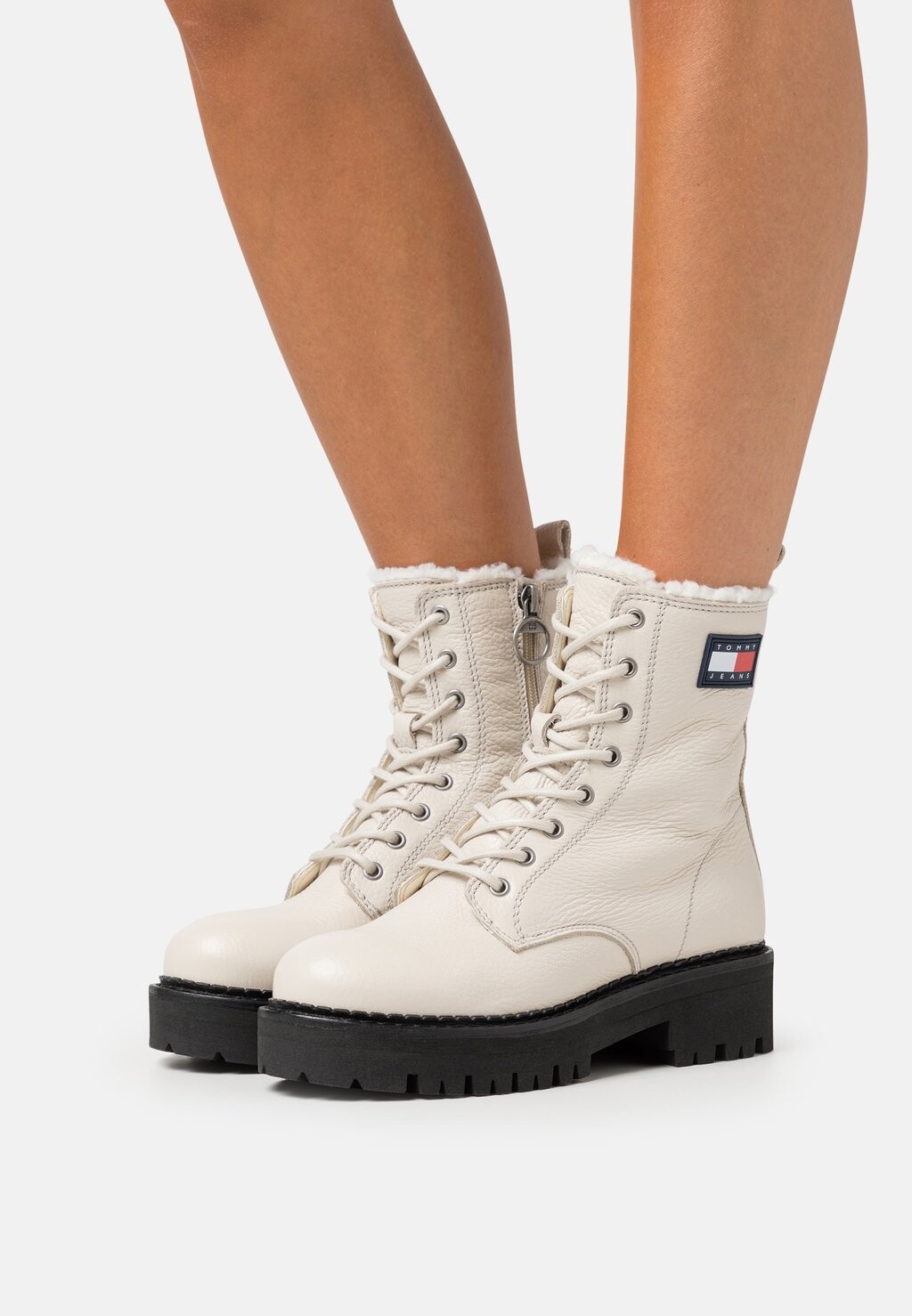 

Ботильоны на платформе URBAN TUMBLED Tommy Jeans, беленый камень