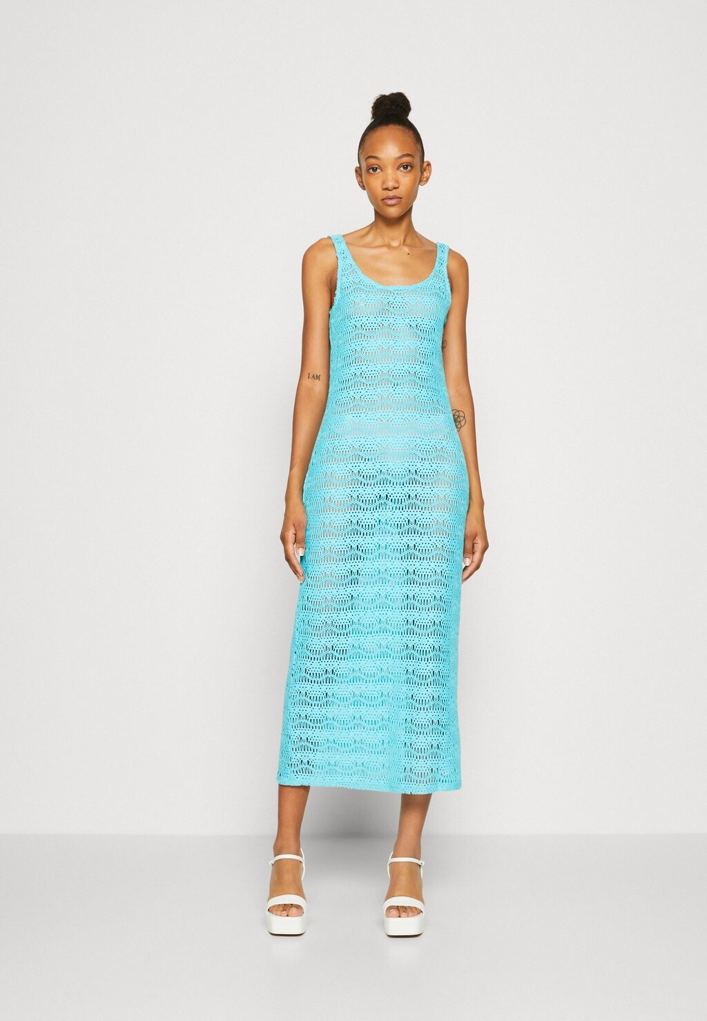 

Летнее платье Gina Tricot