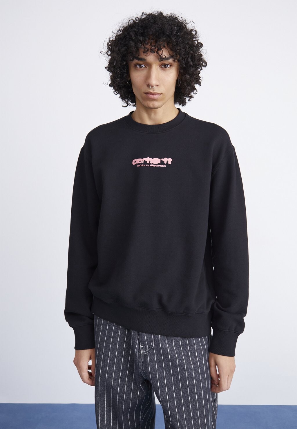 

Толстовка Ink Bleed Carhartt WIP, цвет black/pink
