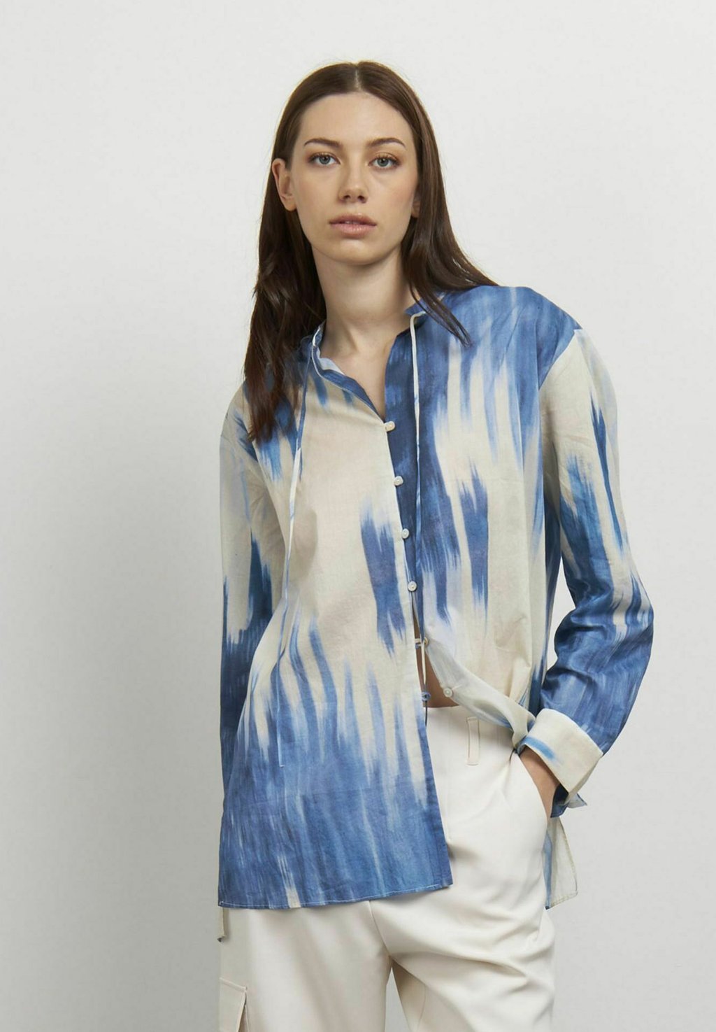 Блузка-рубашка GRADIENT EFFECT Conbipel, цвет blu chiaro фотографии