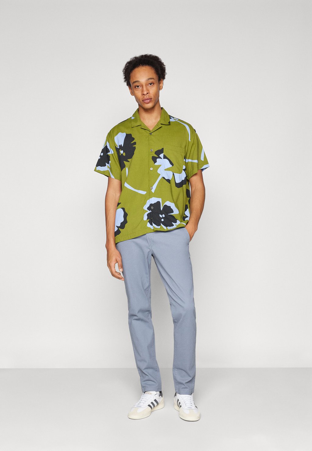 Рубашка PAPER CUTS UNISEX Obey Clothing, цвет moss green/multi