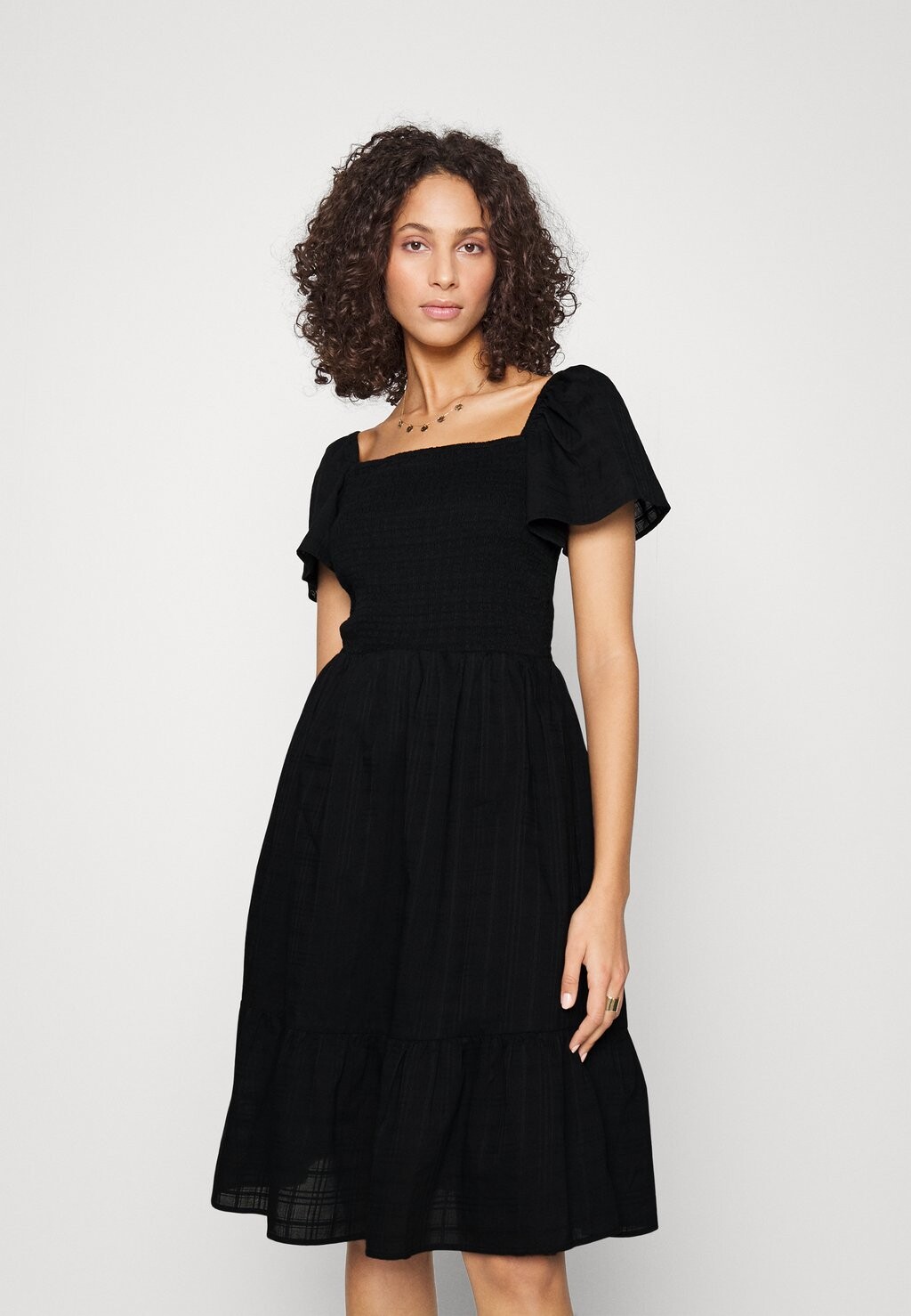 

Повседневное платье GAP, черный