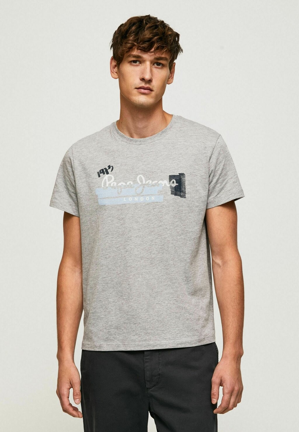 

Футболка с принтом Pepe Jeans, светло-серый