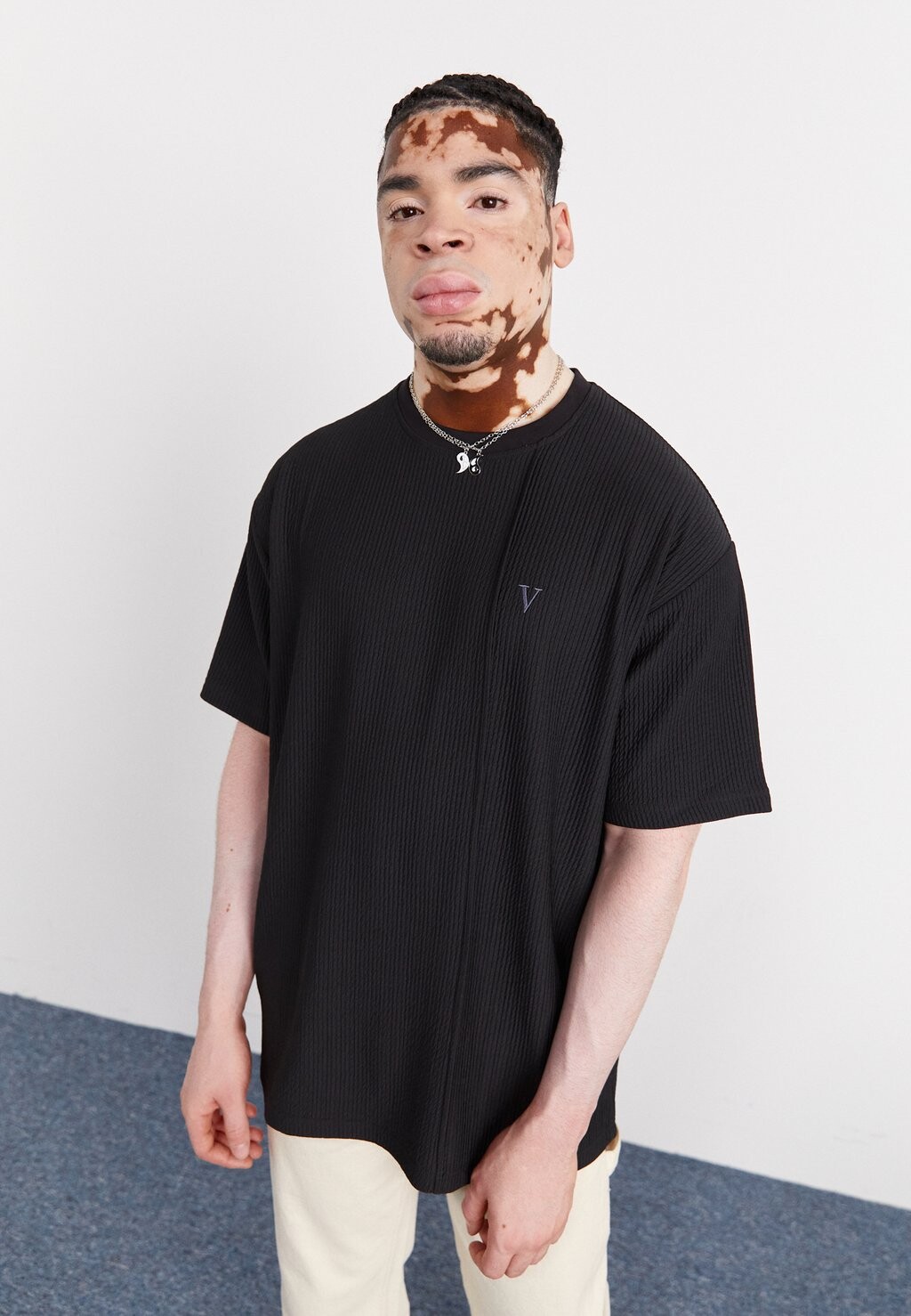 

Базовая футболка UNISEX Vertere Berlin, черный