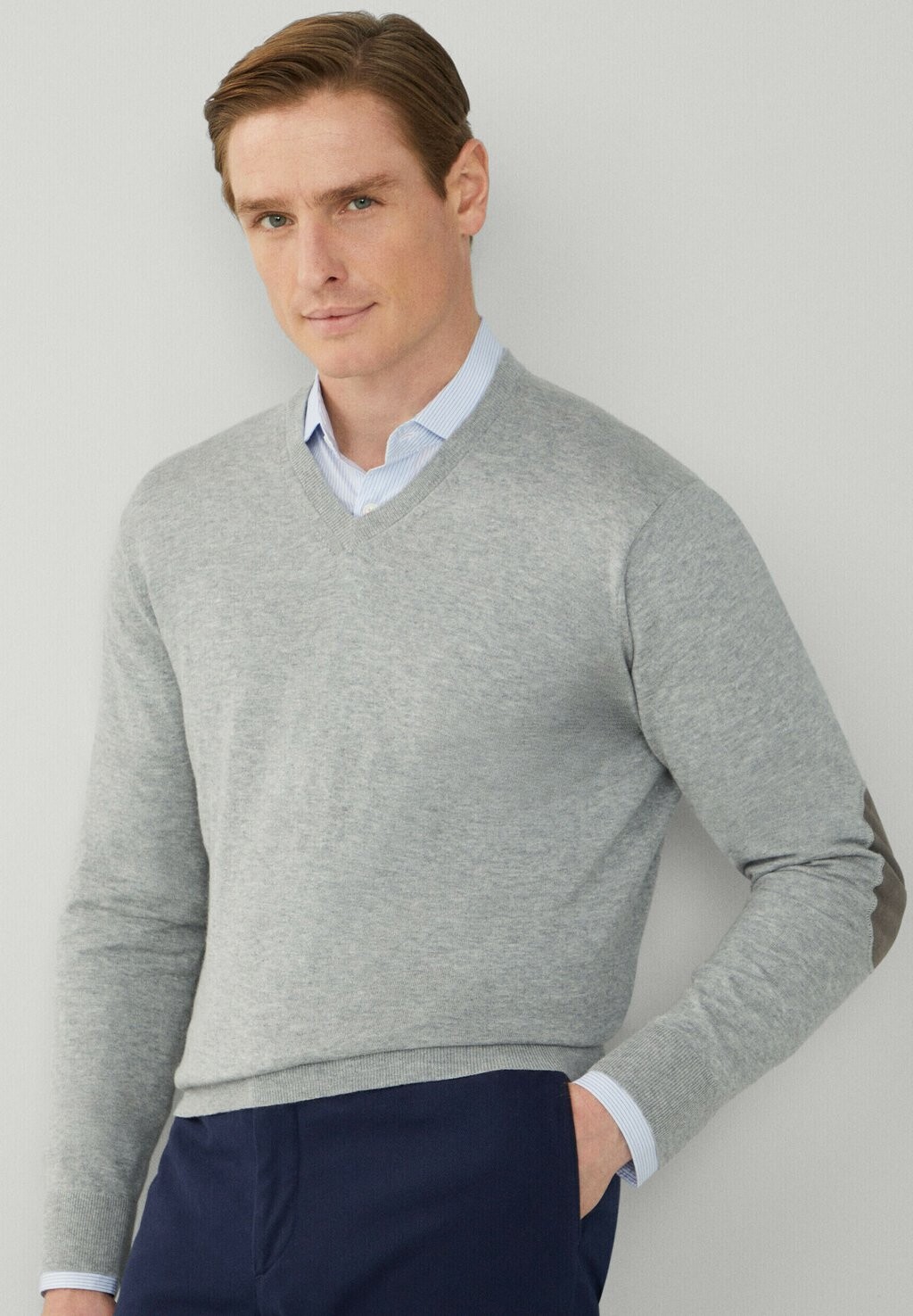

Свитер Hackett London, светло-серый