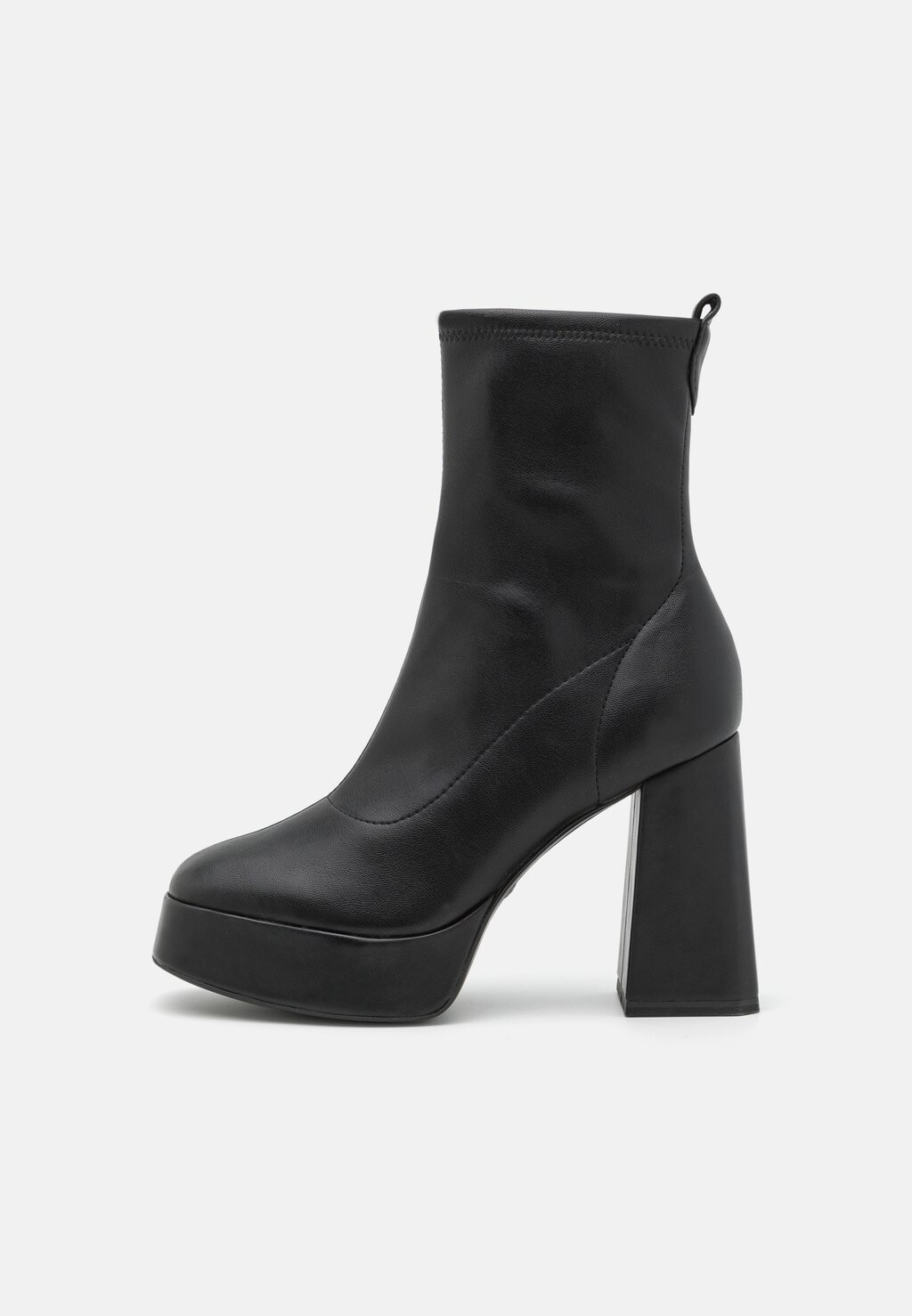 

Сумки Tacón Tamaris, цвет black