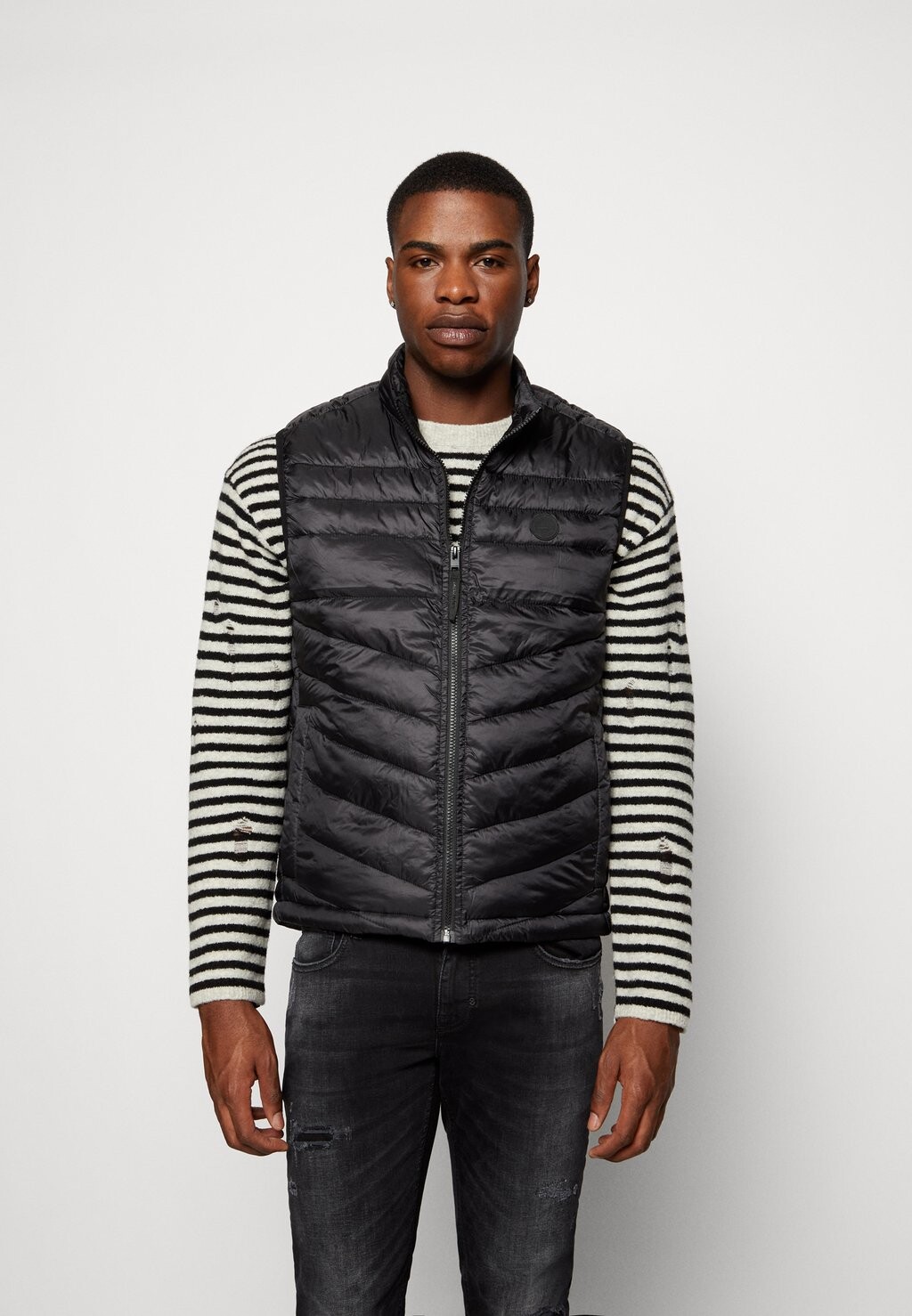 

Жилет Jack & Jones