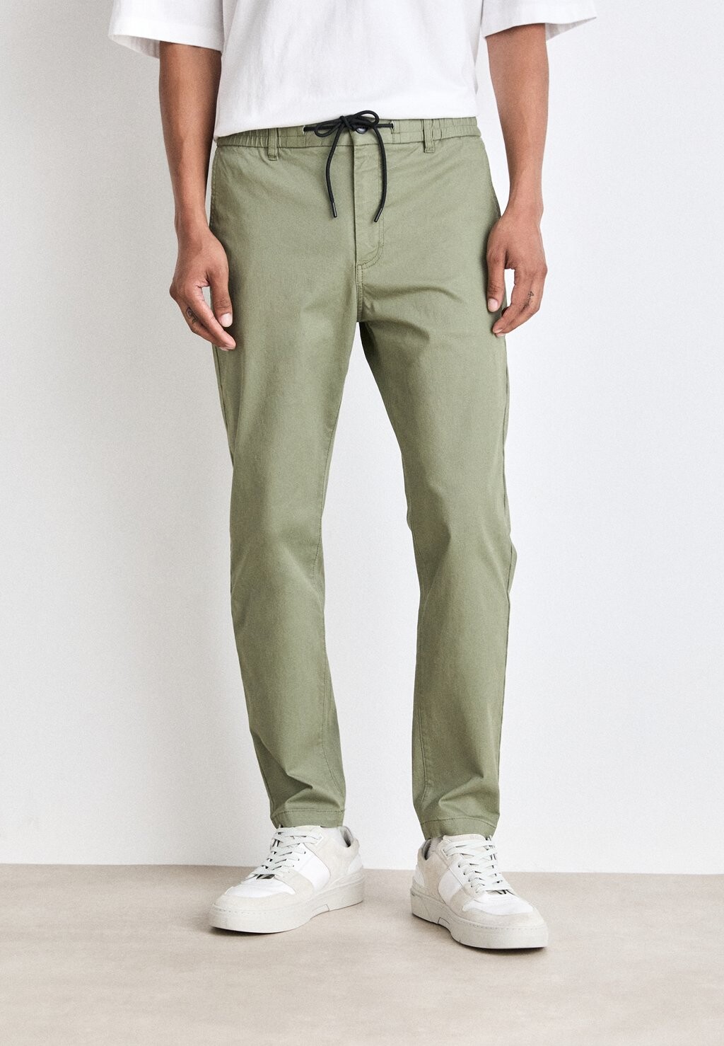 

Брюки TAPERED BOSS, зеленый