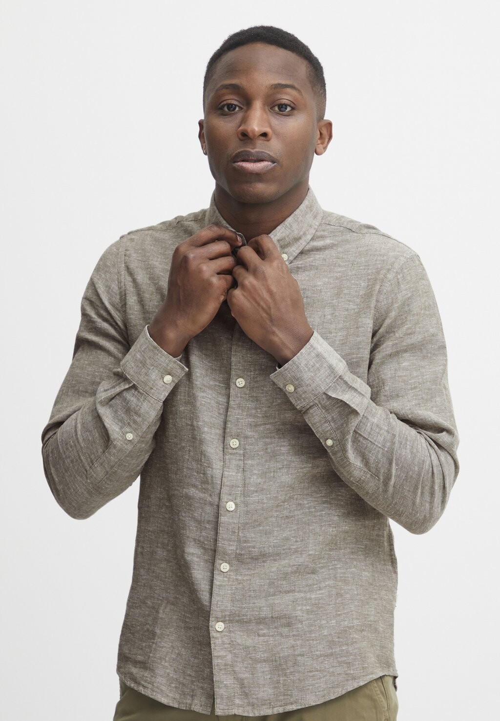 

Рубашка ANTON Casual Friday, цвет burnt olive