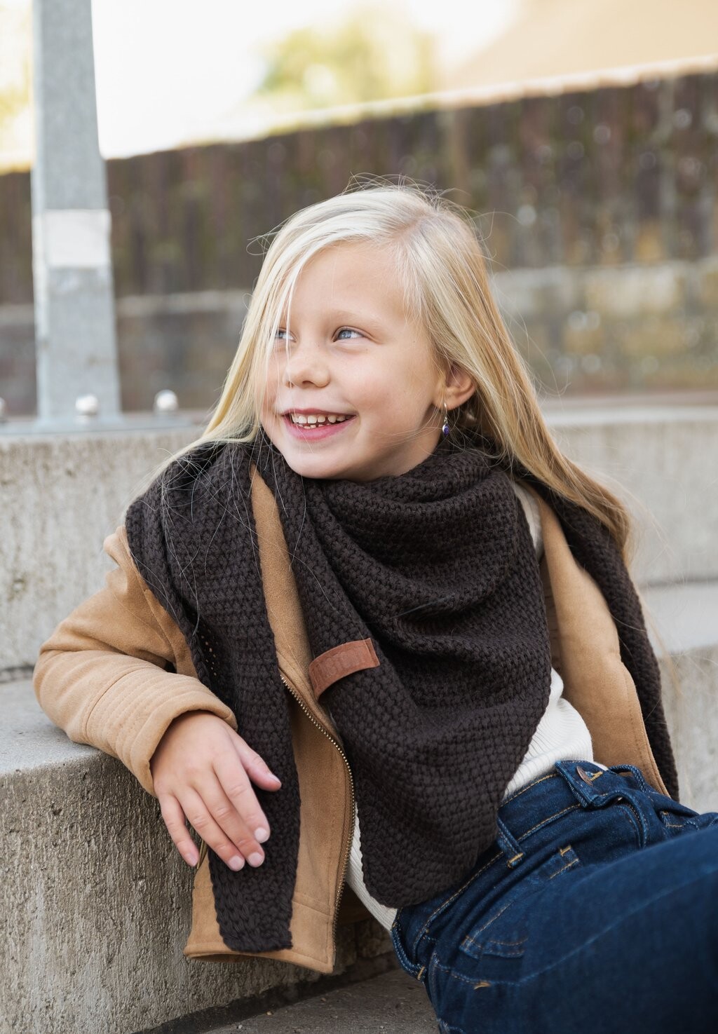 

Шарф COCO Knit Factory, цвет dark brown