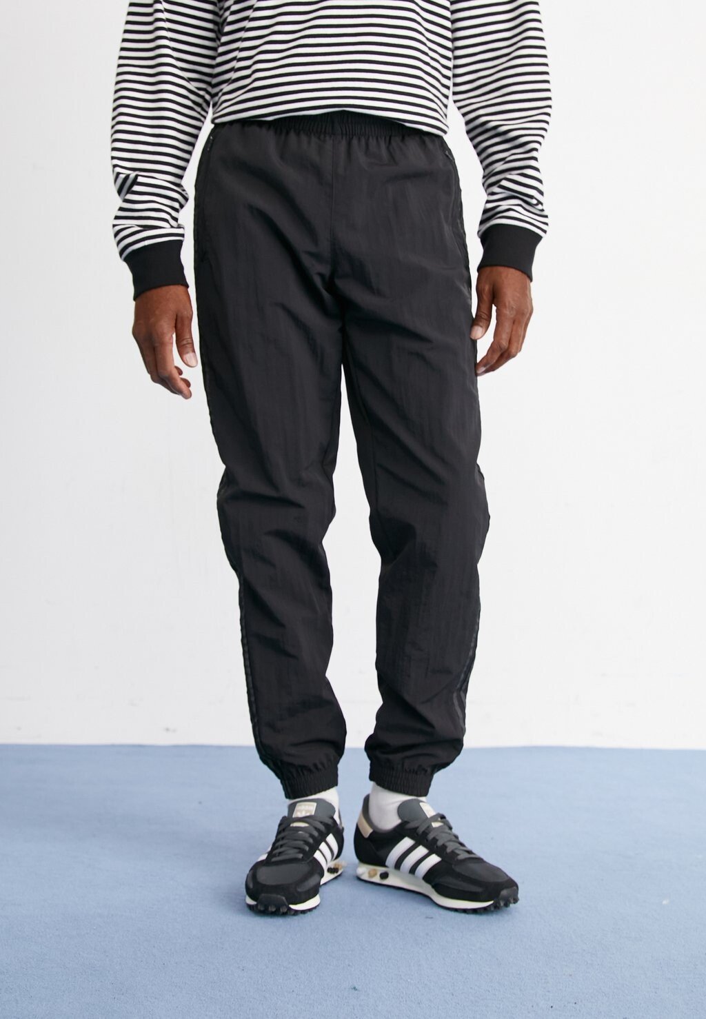 

Спортивные брюки Track Pant adidas Originals, черный