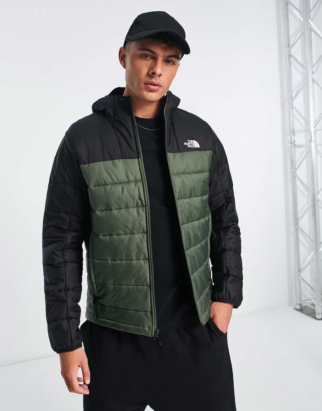 

Черная и хаки пуховик The North Face Synthetic эксклюзивно на ASOS, Черный