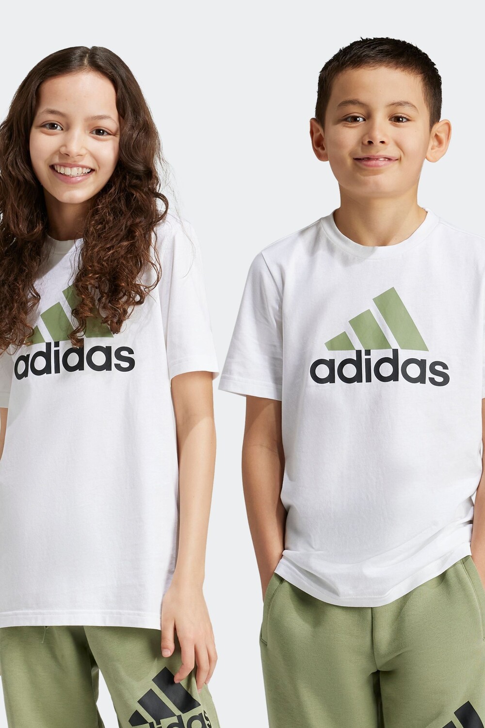 

Футболка с большим логотипом Adidas, белый